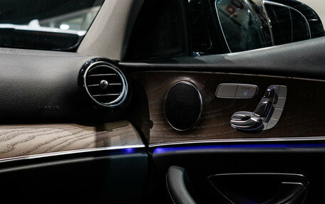 Mercedes-Benz E-Класс, 2018 год, 3 100 000 рублей, 21 фотография