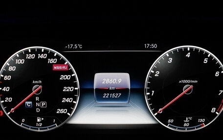 Mercedes-Benz E-Класс, 2018 год, 3 100 000 рублей, 26 фотография