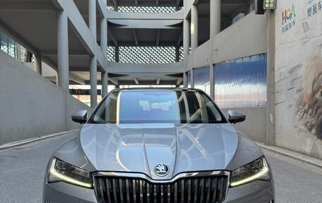 Skoda Superb III рестайлинг, 2022 год, 1 970 000 рублей, 2 фотография