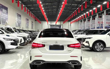 Mercedes-Benz A-Класс, 2023 год, 1 700 000 рублей, 6 фотография