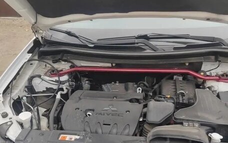 Mitsubishi Outlander III рестайлинг 3, 2015 год, 1 720 000 рублей, 9 фотография