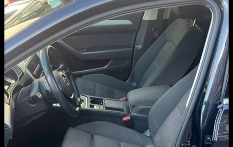 Volkswagen Passat B8 рестайлинг, 2019 год, 1 290 000 рублей, 9 фотография