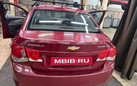 Chevrolet Cruze II, 2010 год, 599 000 рублей, 3 фотография