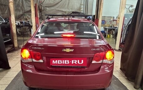 Chevrolet Cruze II, 2010 год, 599 000 рублей, 4 фотография