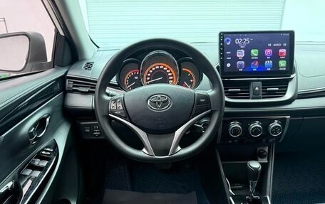 Toyota Yaris XP150 рестайлинг, 2022 год, 1 250 000 рублей, 11 фотография