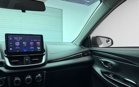 Toyota Yaris XP150 рестайлинг, 2022 год, 1 250 000 рублей, 18 фотография