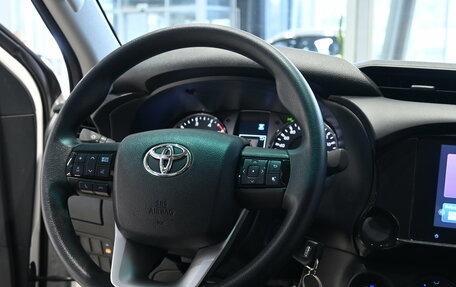 Toyota Hilux VIII, 2025 год, 7 350 000 рублей, 10 фотография