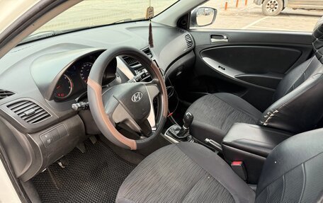 Hyundai Solaris II рестайлинг, 2016 год, 5 150 000 рублей, 7 фотография