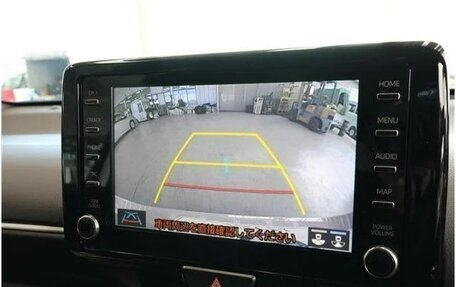 Toyota Yaris, 2022 год, 1 100 000 рублей, 10 фотография