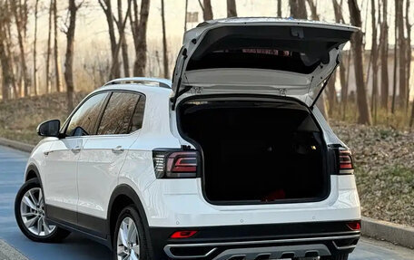 Volkswagen T-Cross I, 2022 год, 1 090 187 рублей, 8 фотография