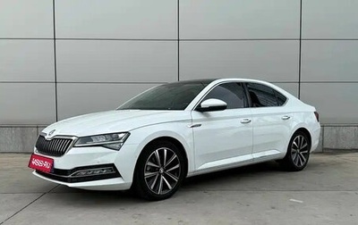 Skoda Superb III рестайлинг, 2022 год, 1 750 000 рублей, 1 фотография