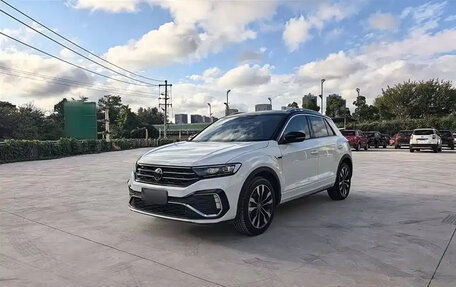 Volkswagen T-Roc I, 2022 год, 1 350 000 рублей, 1 фотография