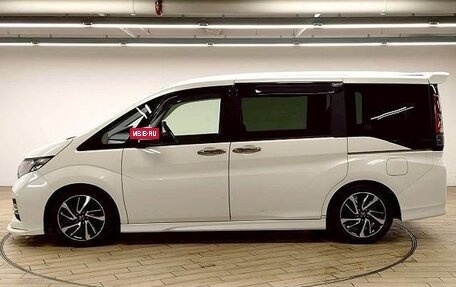 Honda Stepwgn IV, 2017 год, 1 690 000 рублей, 3 фотография