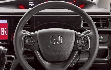 Honda Stepwgn IV, 2017 год, 1 690 000 рублей, 6 фотография