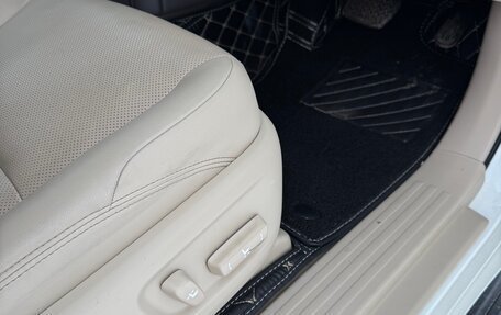 Toyota Land Cruiser Prado 150 рестайлинг 2, 2021 год, 6 299 999 рублей, 6 фотография