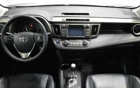 Toyota RAV4, 2014 год, 1 890 000 рублей, 14 фотография