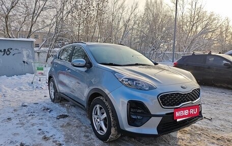 KIA Sportage IV рестайлинг, 2021 год, 2 350 000 рублей, 3 фотография