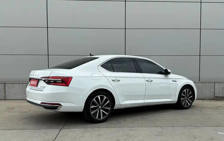 Skoda Superb III рестайлинг, 2022 год, 1 750 000 рублей, 4 фотография