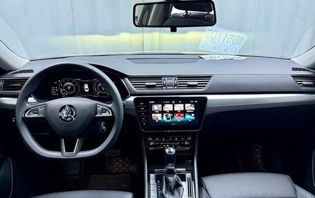 Skoda Superb III рестайлинг, 2023 год, 1 990 600 рублей, 8 фотография