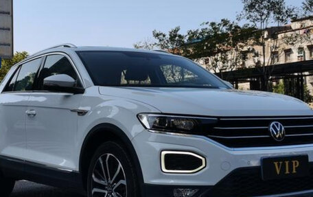 Volkswagen T-Roc I, 2022 год, 2 000 000 рублей, 3 фотография