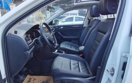 Volkswagen T-Roc I, 2022 год, 2 000 000 рублей, 5 фотография