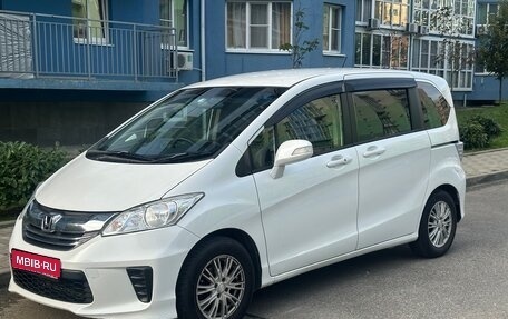 Honda Freed I, 2015 год, 1 190 000 рублей, 1 фотография