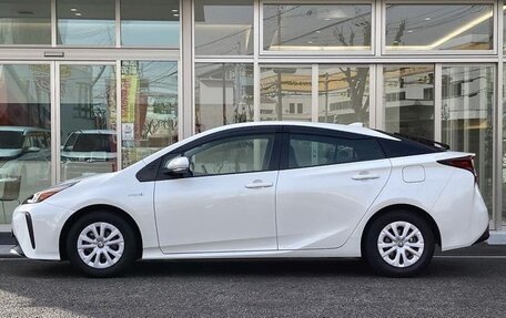 Toyota Prius IV XW50, 2020 год, 1 495 000 рублей, 8 фотография