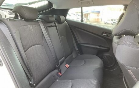 Toyota Prius IV XW50, 2020 год, 1 495 000 рублей, 15 фотография