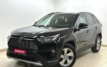 Toyota RAV4, 2021 год, 3 675 000 рублей, 1 фотография