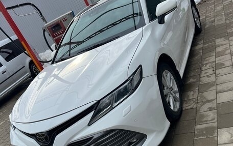 Toyota Camry, 2018 год, 1 300 000 рублей, 3 фотография