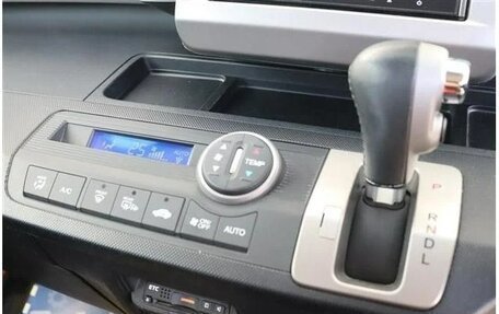 Honda Freed I, 2015 год, 903 000 рублей, 14 фотография