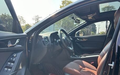 Mazda CX-4, 2022 год, 1 900 000 рублей, 8 фотография