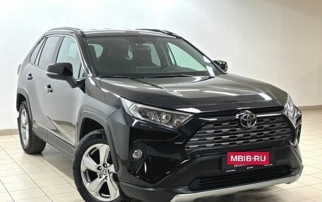 Toyota RAV4, 2021 год, 3 675 000 рублей, 3 фотография