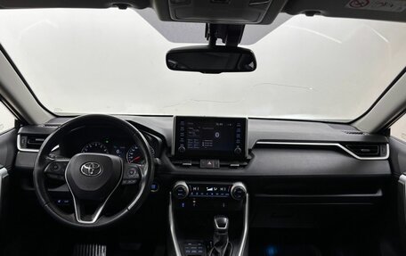 Toyota RAV4, 2021 год, 3 675 000 рублей, 17 фотография