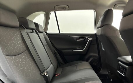 Toyota RAV4, 2021 год, 3 675 000 рублей, 13 фотография