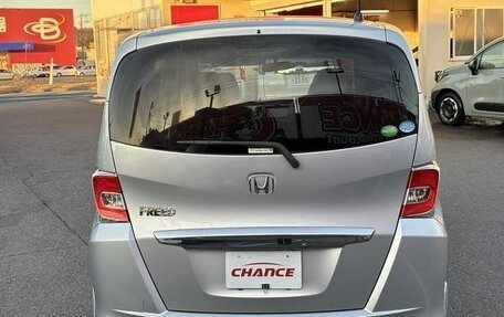 Honda Freed I, 2015 год, 901 000 рублей, 5 фотография