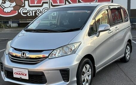 Honda Freed I, 2015 год, 901 000 рублей, 3 фотография