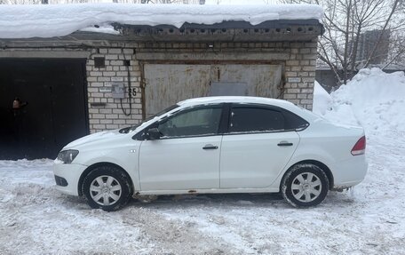 Volkswagen Polo VI (EU Market), 2013 год, 395 000 рублей, 2 фотография