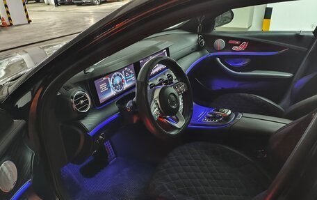 Mercedes-Benz E-Класс, 2019 год, 5 800 000 рублей, 31 фотография