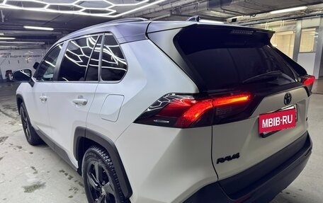 Toyota RAV4, 2022 год, 5 290 000 рублей, 2 фотография