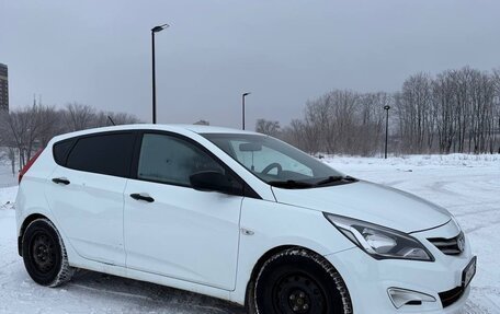 Hyundai Solaris II рестайлинг, 2016 год, 745 000 рублей, 3 фотография