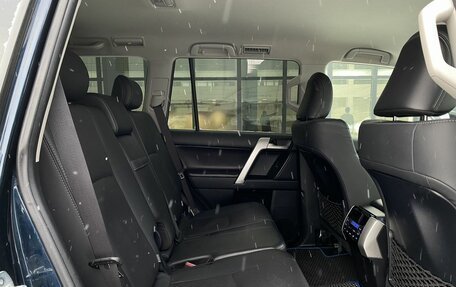 Toyota Land Cruiser Prado 150 рестайлинг 2, 2021 год, 6 499 000 рублей, 28 фотография