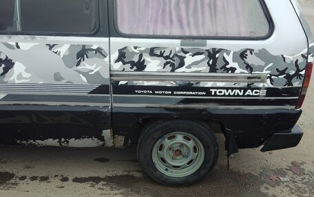 Toyota Town Ace III, 1985 год, 300 000 рублей, 5 фотография