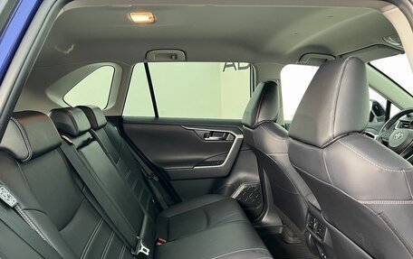 Toyota RAV4, 2021 год, 3 690 000 рублей, 11 фотография