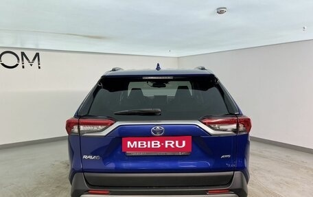 Toyota RAV4, 2021 год, 3 690 000 рублей, 4 фотография