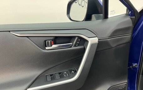 Toyota RAV4, 2021 год, 3 690 000 рублей, 19 фотография