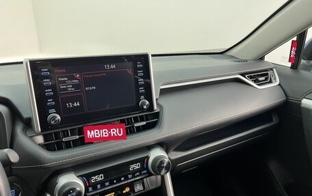 Toyota RAV4, 2021 год, 3 690 000 рублей, 17 фотография