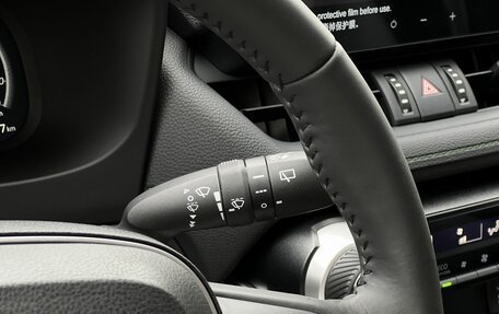 Toyota RAV4, 2025 год, 4 090 000 рублей, 12 фотография