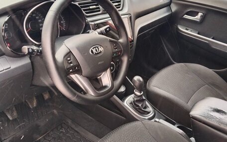 KIA Rio III рестайлинг, 2013 год, 1 200 000 рублей, 12 фотография