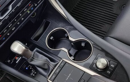 Lexus RX IV рестайлинг, 2021 год, 6 190 000 рублей, 23 фотография